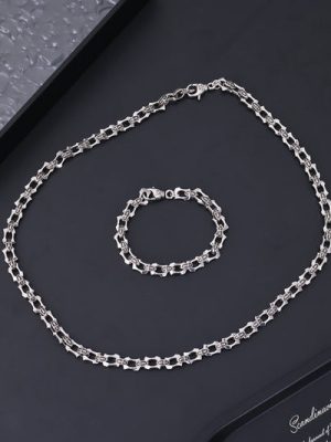 CH NECKLACE