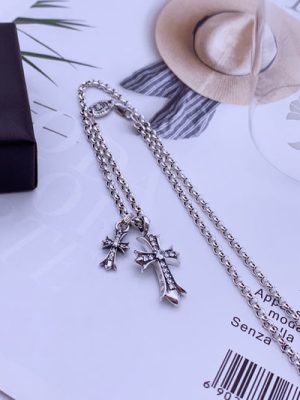 CH NECKLACE