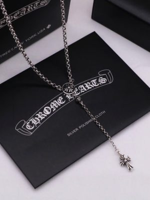 CH NECKLACE