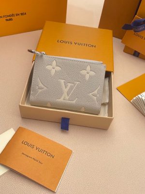 LV WALLET