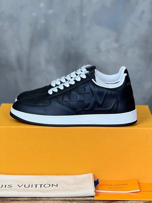 LV SNEAKER