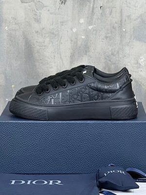 DIOR SNEAKER