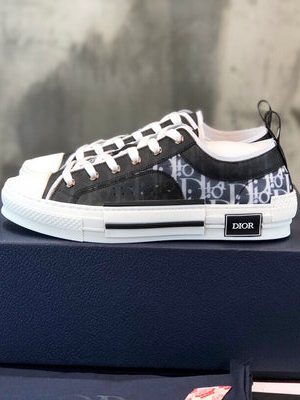 DIOR SNEAKER