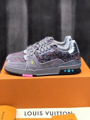 LV SNEAKER