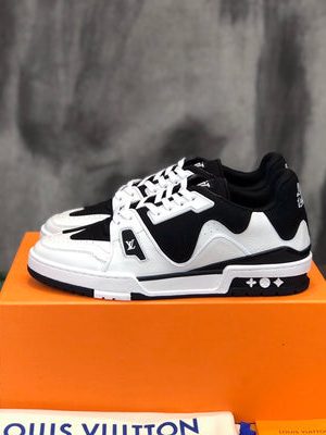 LV SNEAKER