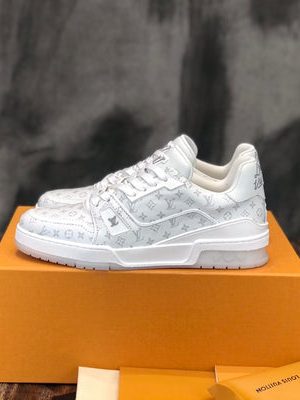 LV SNEAKER