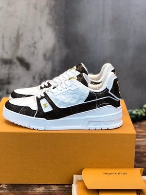 LV SNEAKER