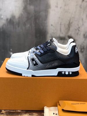 LV SNEAKER