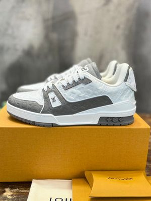 LV SNEAKER