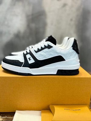 LV SNEAKER