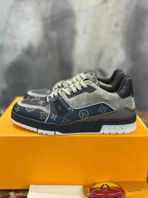 LV SNEAKER