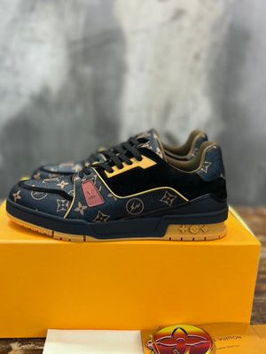 LV SNEAKER