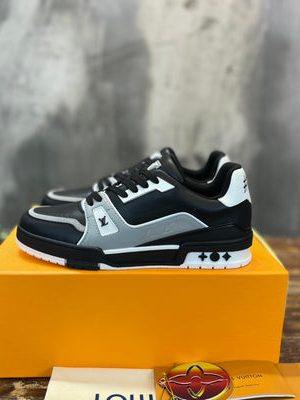 LV SNEAKER