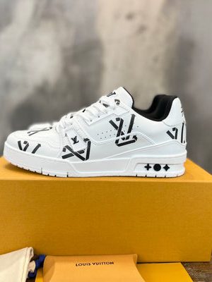 LV SNEAKER