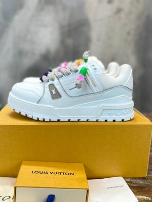 LV SNEAKER