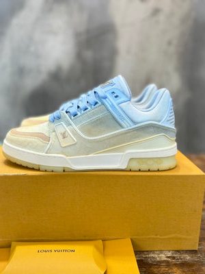 LV SNEAKER
