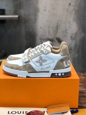 LV SNEAKER