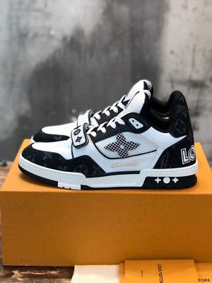LV SNEAKER