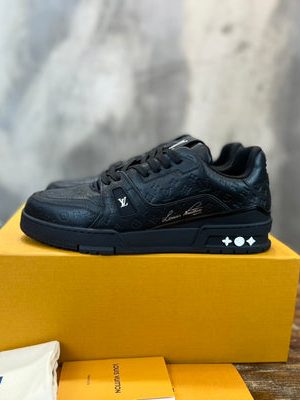 LV SNEAKER