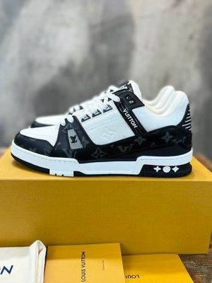 LV SNEAKER