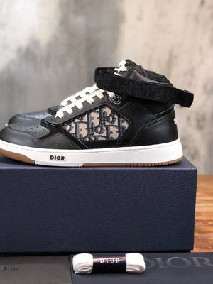 DIOR SNEAKER