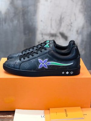 LV SNEAKER