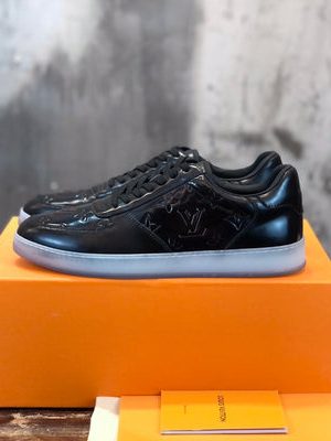 LV SNEAKER