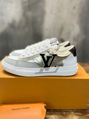 LV SNEAKER