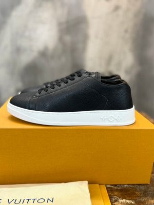 LV SNEAKER