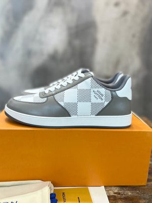 LV SNEAKER
