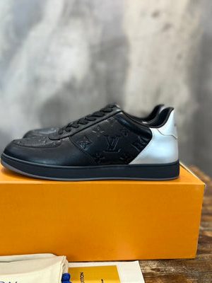 LV SNEAKER