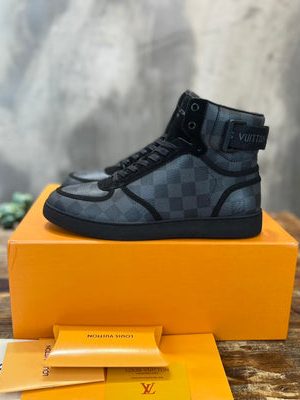 LV SNEAKER