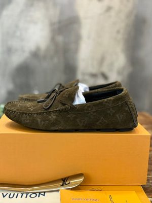 LV LOAFER