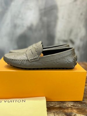 LV LOAFER