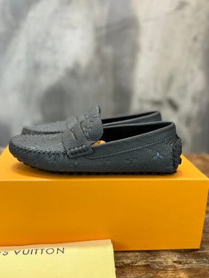 LV LOAFER