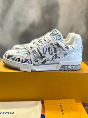 LV SNEAKER
