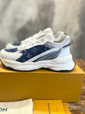 LV SNEAKER