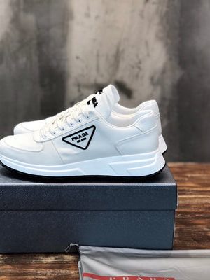 PRADA SNEAKER