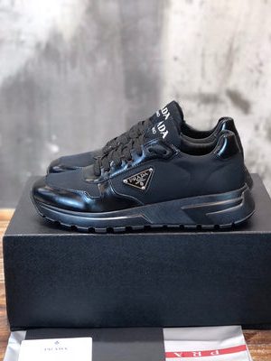 PRADA SNEAKER