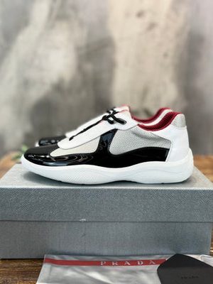 PRADA SNEAKER