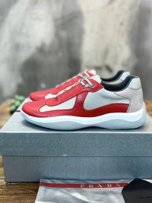 PRADA SNEAKER
