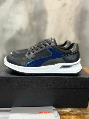PRADA SNEAKER