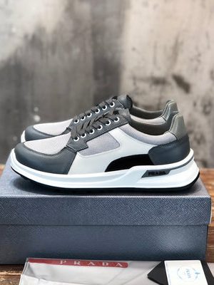 PRADA SNEAKER