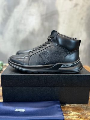 PRADA SNEAKER