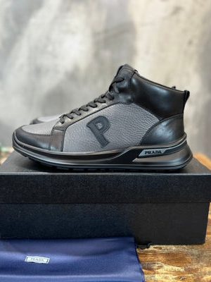 PRADA SNEAKER