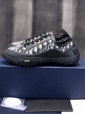 DIOR SNEAKER