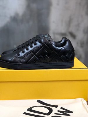 FENDI SNEAKER