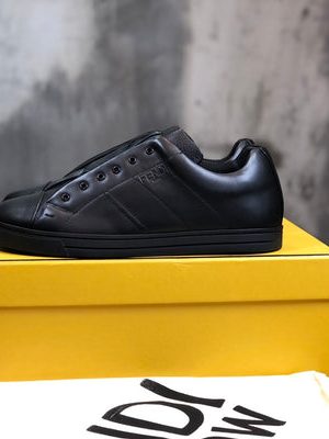 FENDI SNEAKER