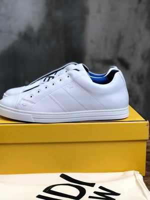 FENDI SNEAKER