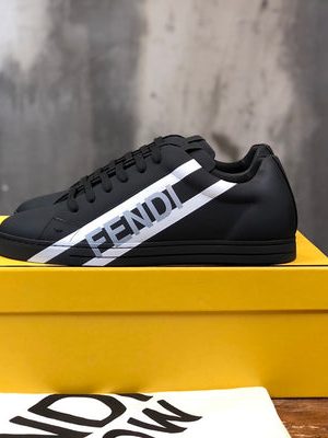 FENDI SNEAKER